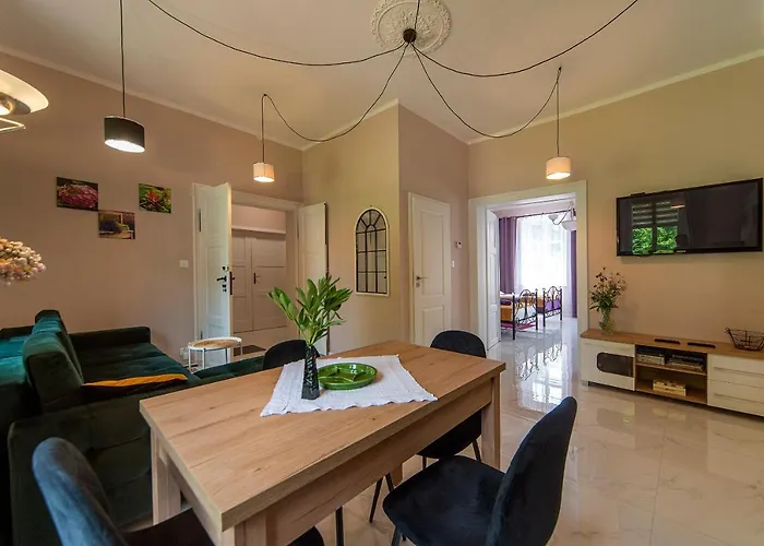 Gracja W Jedlinie Zdroj 예들리나-즈드로이